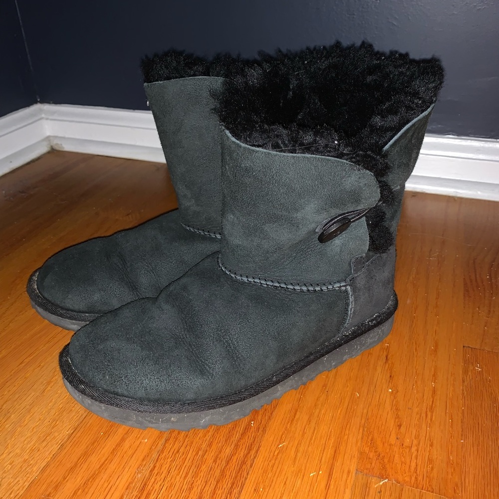 black uggs